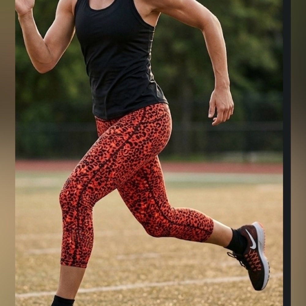 Nike Dri Fit Lotus Epic Run Crop Leggings Red/ black Leopard size medium